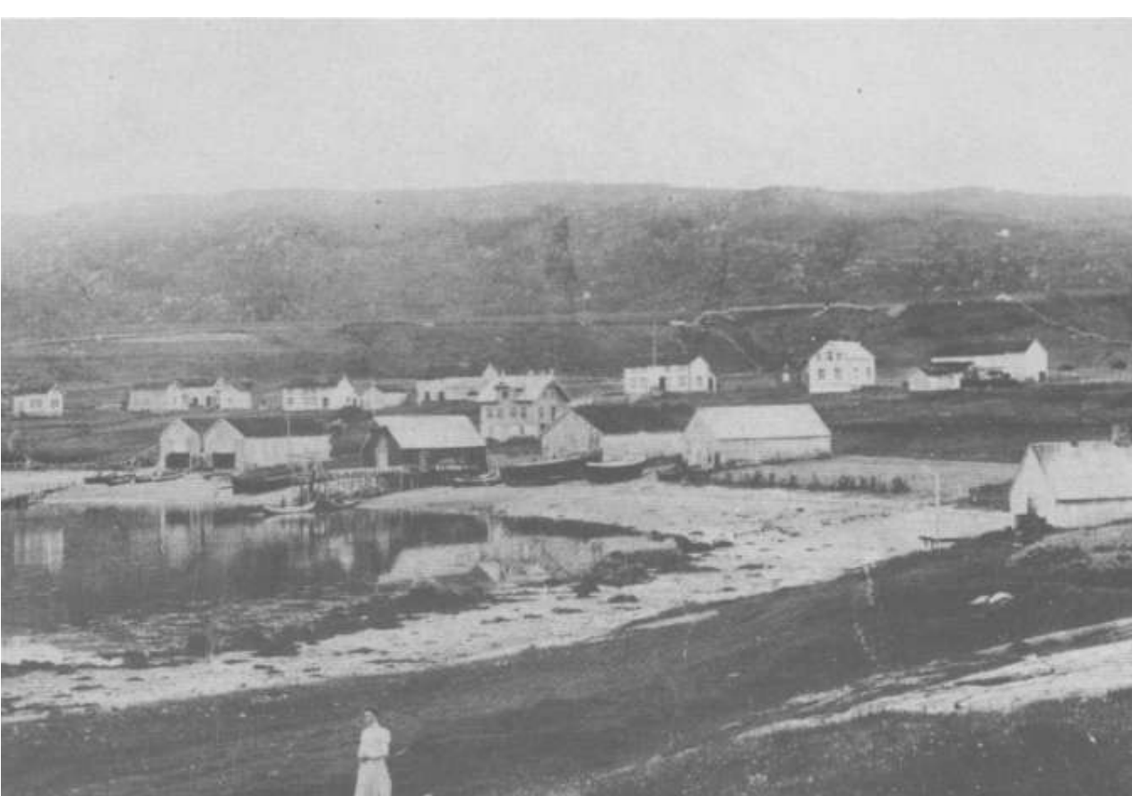 Historisk fotografi av gården Tennskjær omkring 1906